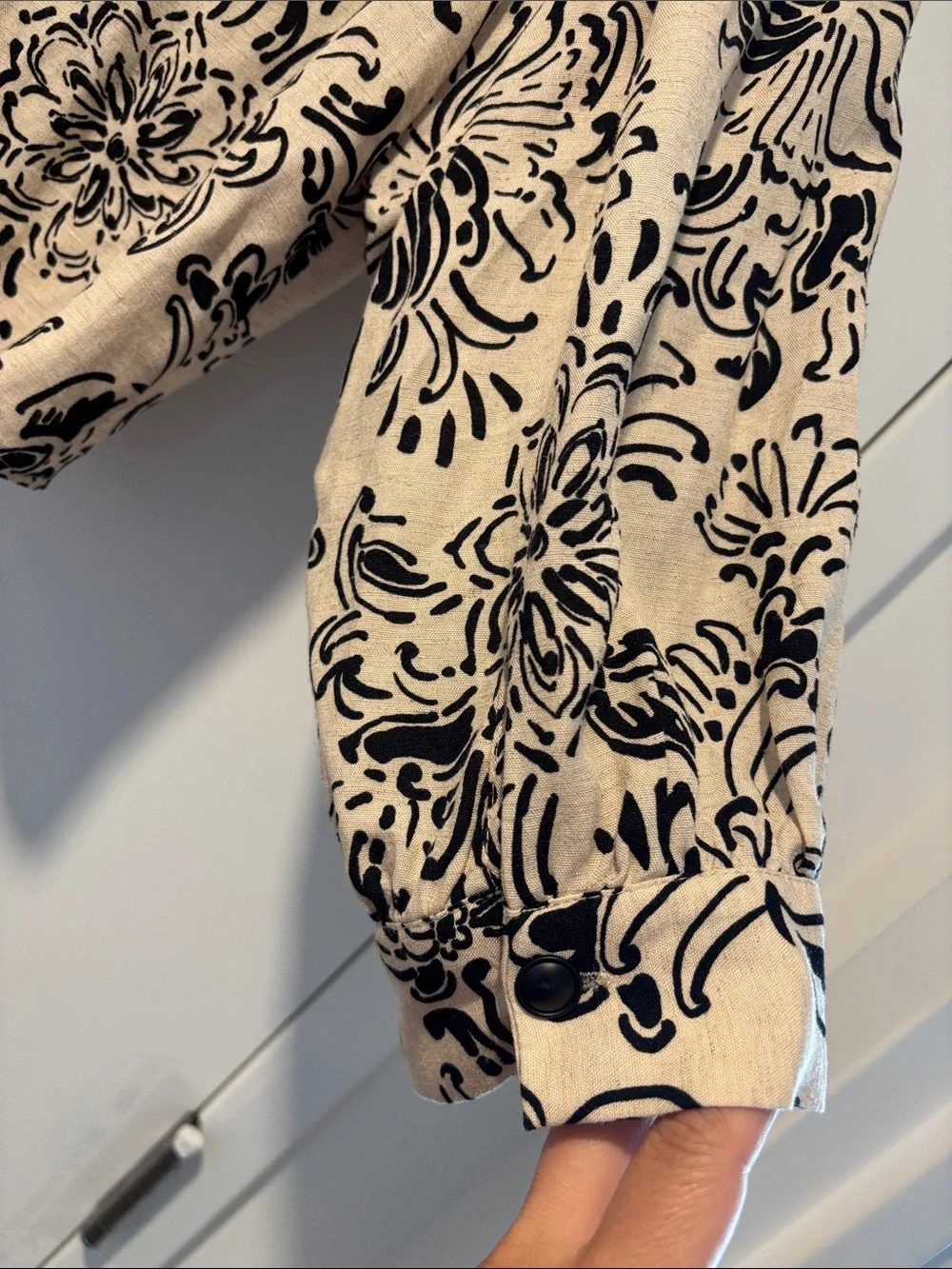 ZARA Cream and Black Floral Tie-Front Crop Blouse
